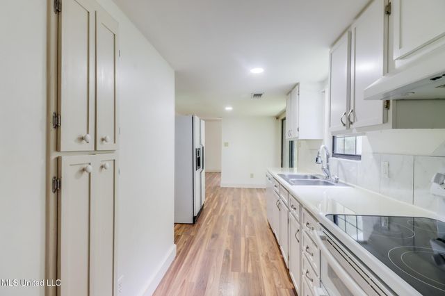 6910 Apuwai Place, Diamondhead, MS 39525