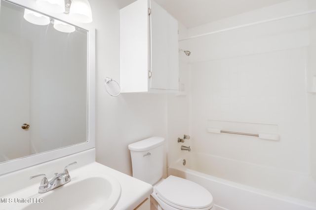 6910 Apuwai Place, Diamondhead, MS 39525