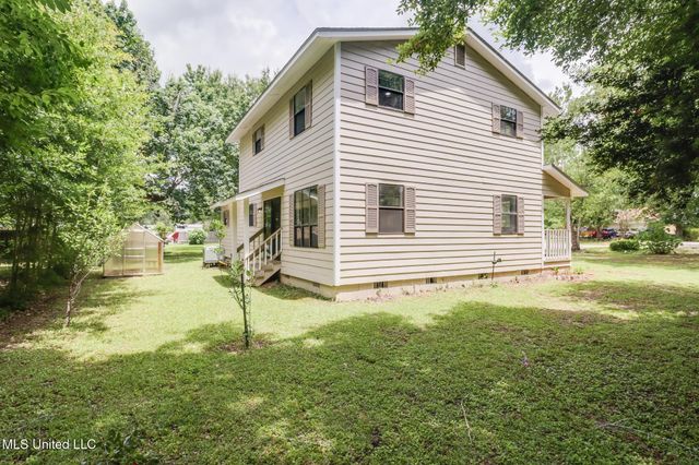 6910 Apuwai Place, Diamondhead, MS 39525