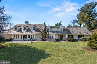 10 OVERHILL RD, Baltimore, MD 21210