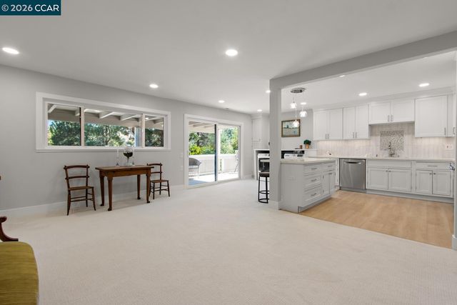 1132 Running Springs Rd 11, Walnut Creek, CA 94595