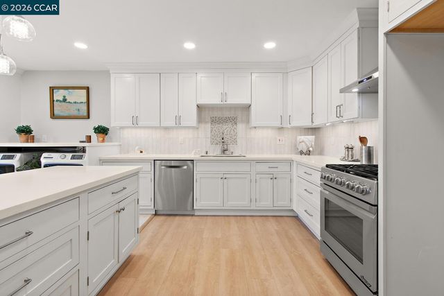 1132 Running Springs Rd 11, Walnut Creek, CA 94595