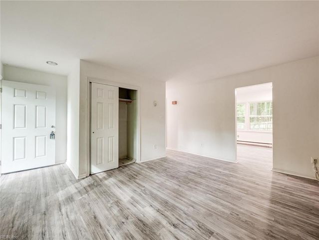 604 E Woodland DR, Yorktown, VA 23692