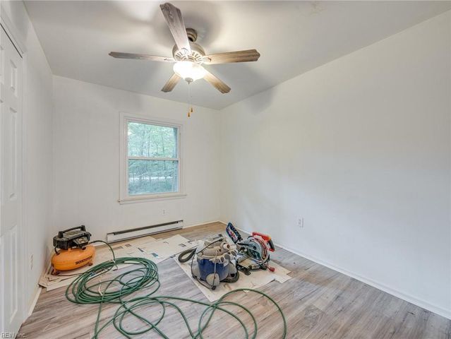 604 E Woodland DR, Yorktown, VA 23692