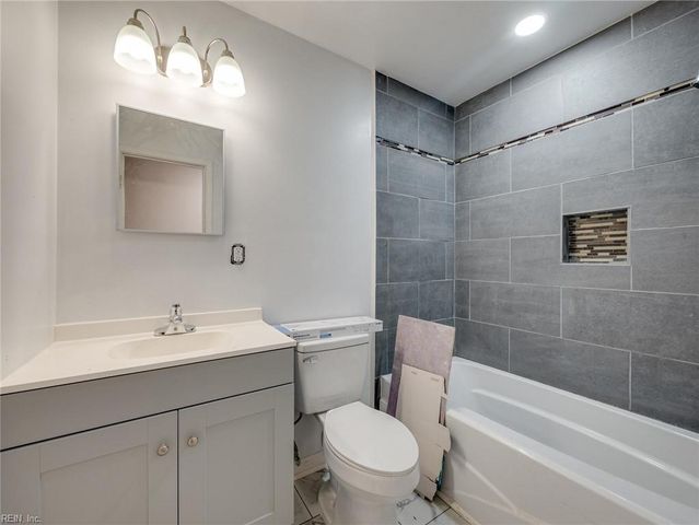 604 E Woodland DR, Yorktown, VA 23692