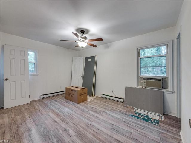 604 E Woodland DR, Yorktown, VA 23692