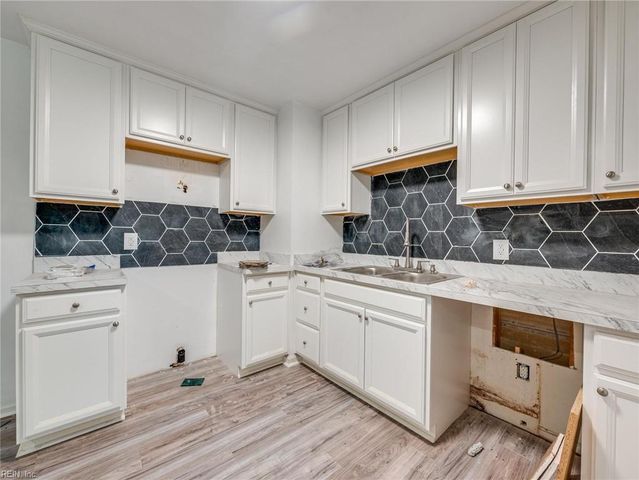 604 E Woodland DR, Yorktown, VA 23692
