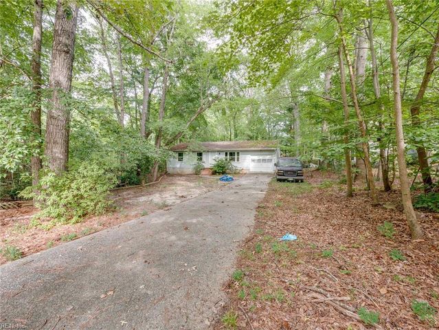 604 E Woodland DR, Yorktown, VA 23692