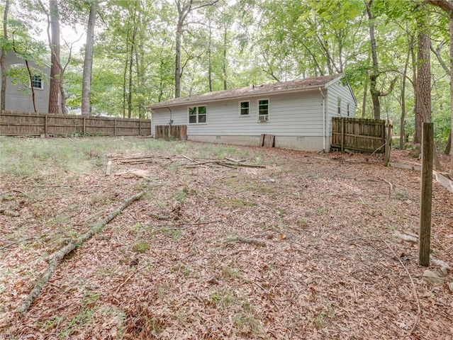 604 E Woodland DR, Yorktown, VA 23692