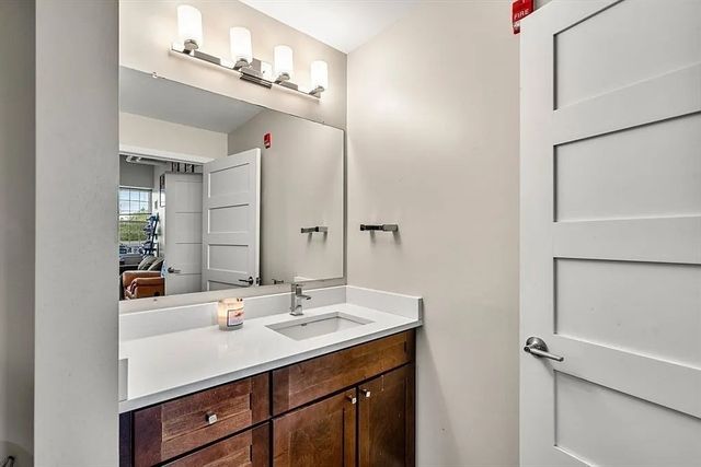 130 John St 459, Lowell, MA 01852