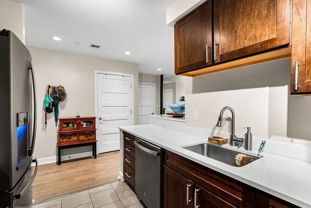130 John St 459, Lowell, MA 01852