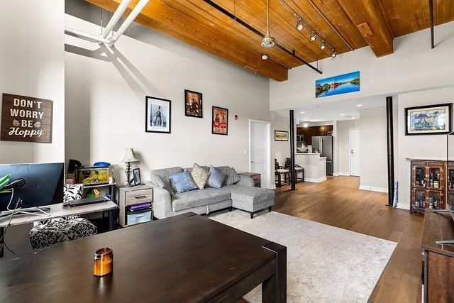 130 John St 459, Lowell, MA 01852