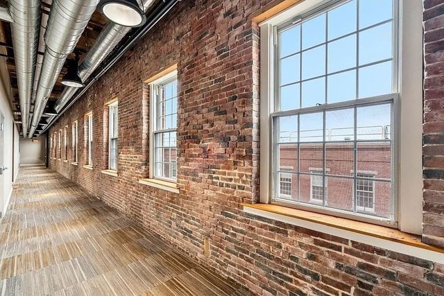 130 John St 459, Lowell, MA 01852