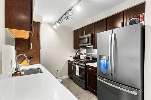 130 John St 459, Lowell, MA 01852
