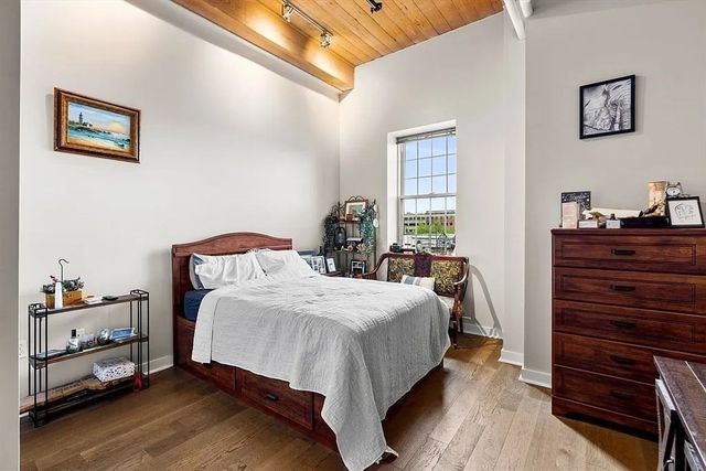 130 John St 459, Lowell, MA 01852