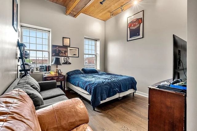 130 John St 459, Lowell, MA 01852