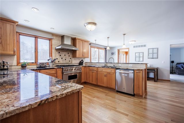 300 Salt Road, Webster, NY 14580