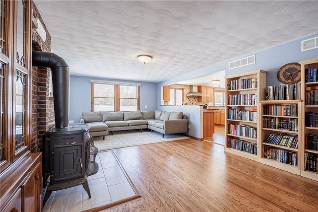 300 Salt Road, Webster, NY 14580