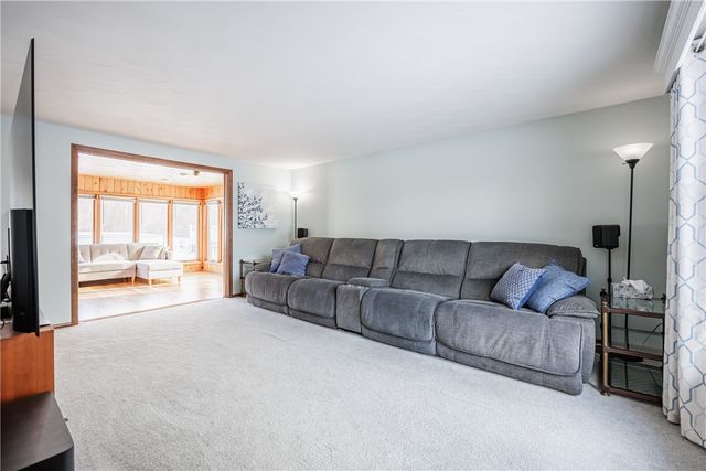 300 Salt Road, Webster, NY 14580