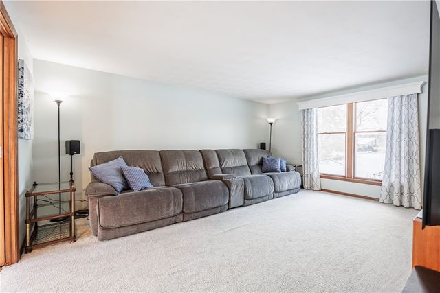 300 Salt Road, Webster, NY 14580