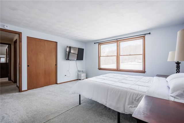 300 Salt Road, Webster, NY 14580