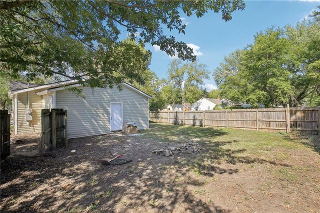 609 S Lexington Street, Holden, MO 64040