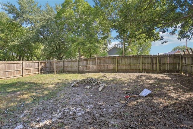 609 S Lexington Street, Holden, MO 64040