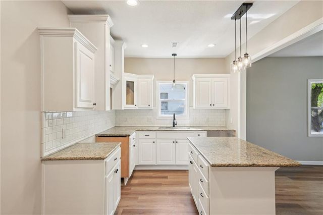 609 S Lexington Street, Holden, MO 64040