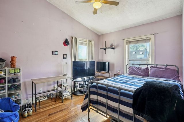 81 Glenwood St, Lynn, MA 01902