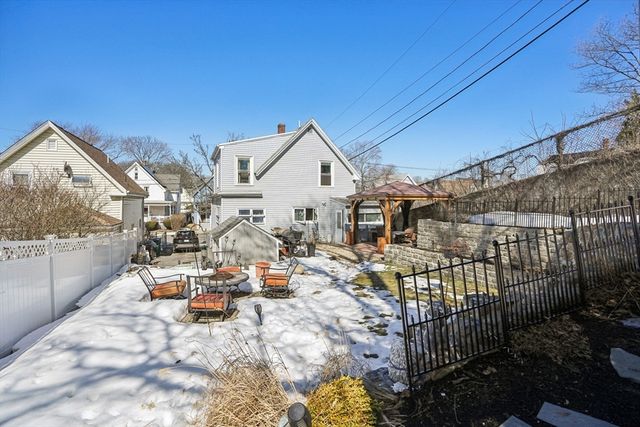 81 Glenwood St, Lynn, MA 01902