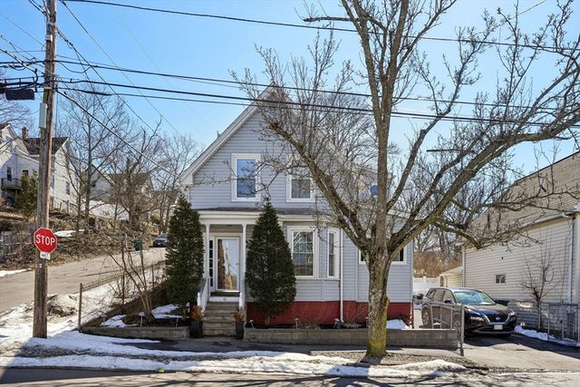 81 Glenwood St, Lynn, MA 01902