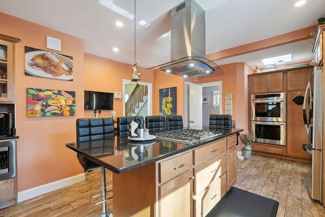 81 Glenwood St, Lynn, MA 01902