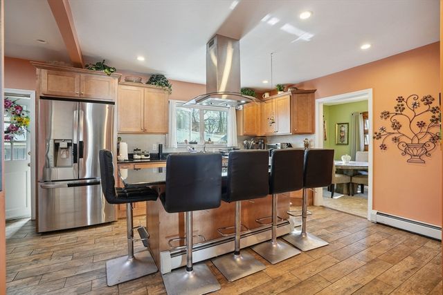 81 Glenwood St, Lynn, MA 01902