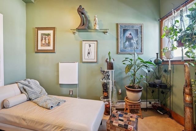 81 Glenwood St, Lynn, MA 01902