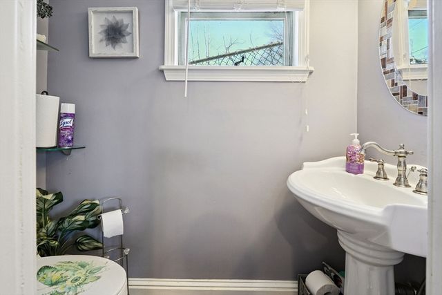 81 Glenwood St, Lynn, MA 01902