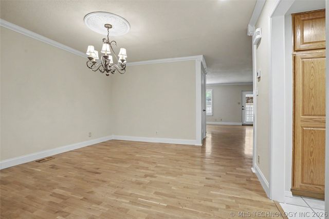 8483 S College Avenue 101, Tulsa, OK 74137