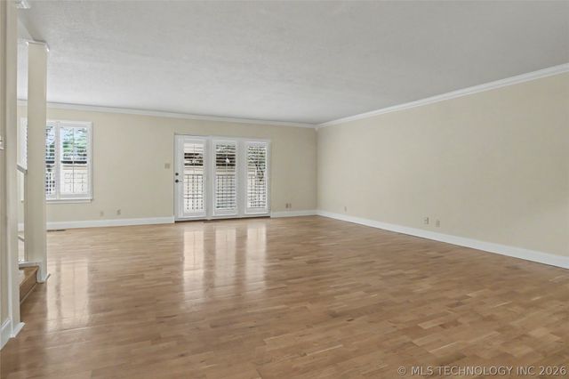 8483 S College Avenue 101, Tulsa, OK 74137