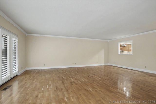 8483 S College Avenue 101, Tulsa, OK 74137