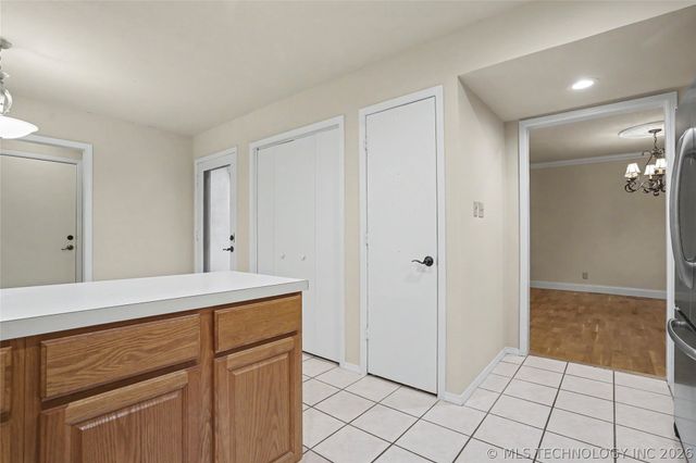 8483 S College Avenue 101, Tulsa, OK 74137
