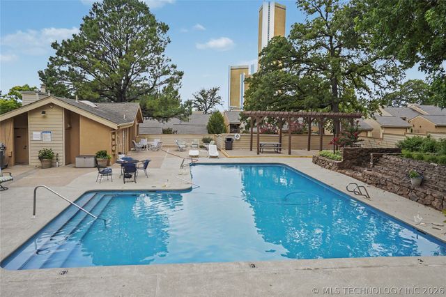 8483 S College Avenue 101, Tulsa, OK 74137