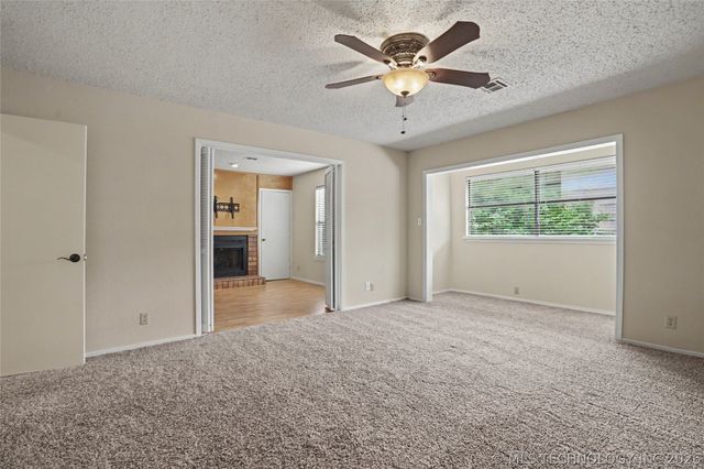 8483 S College Avenue 101, Tulsa, OK 74137