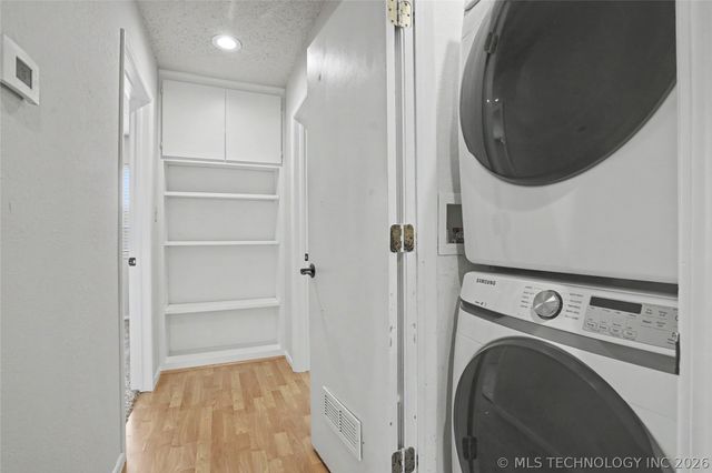 8483 S College Avenue 101, Tulsa, OK 74137