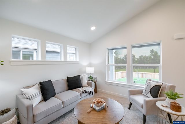 4740 SE Harrier St, Albany, OR 97322