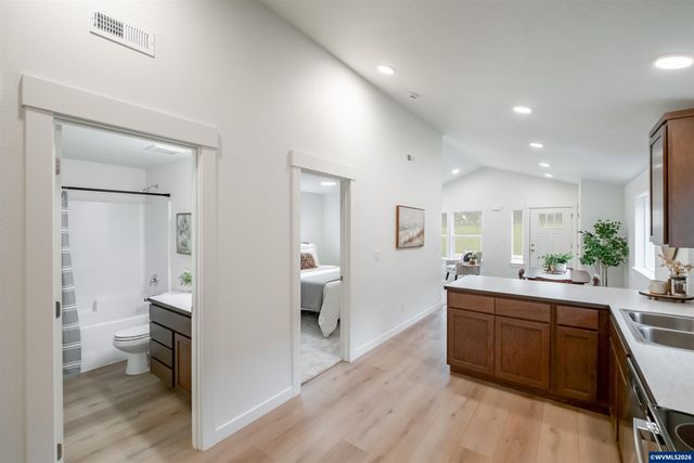 4740 SE Harrier St, Albany, OR 97322