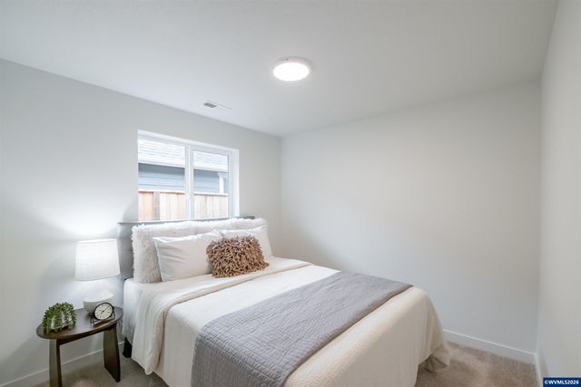 4740 SE Harrier St, Albany, OR 97322