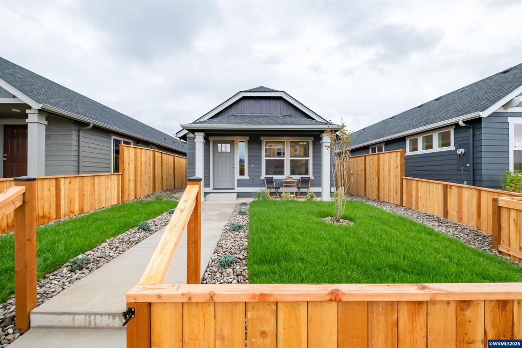 4740 SE Harrier St, Albany, OR 97322