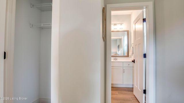 290 Lansdowne, Louisville, KY 40245