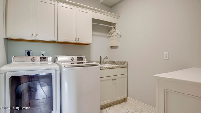 290 Lansdowne, Louisville, KY 40245