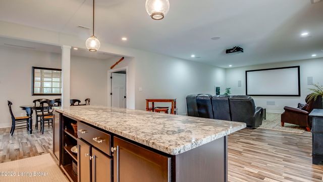 290 Lansdowne, Louisville, KY 40245