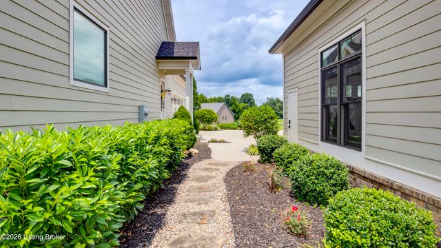 290 Lansdowne, Louisville, KY 40245